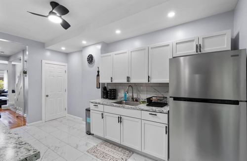 Bristol Apartment | 4-bedroom apartment in charming Bristol with AC and lots of amenities