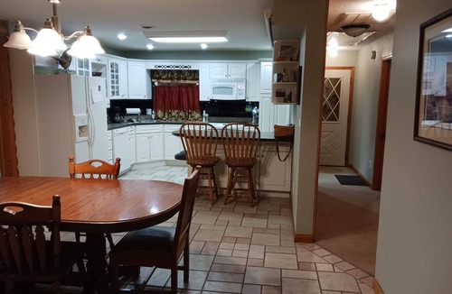 Chamberlain House | 4 bedroom home on Missouri River