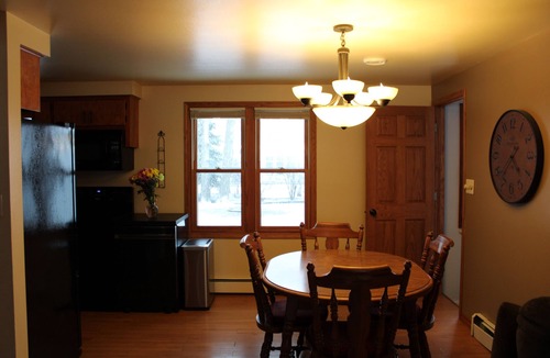 Ashwaubenon House | 4-bedroom House 3 Blocks from Lambeau in Ashwaubenon