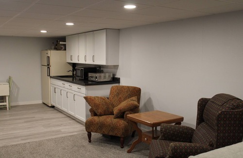 Ashwaubenon House | 4-bedroom House 3 Blocks from Lambeau in Ashwaubenon