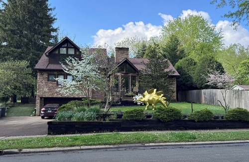 Oakmont House | 4-bedroom house in fabulous Oakmont, 2 blocks away from Oakmont County Club.