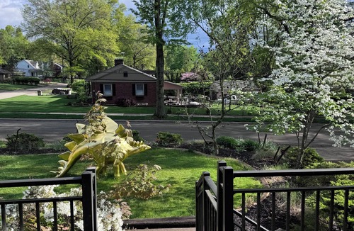 Oakmont House | 4-bedroom house in fabulous Oakmont, 2 blocks away from Oakmont County Club.