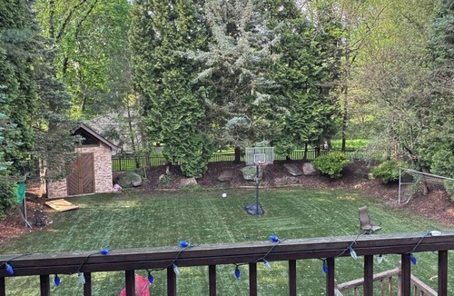 Oakmont House | 4-bedroom house in fabulous Oakmont, 2 blocks away from Oakmont County Club.
