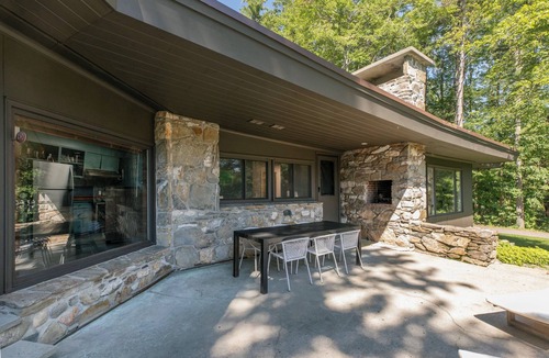 Falmouth House | 4-bedroom Mid Century Modern Home