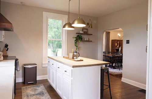 Lancaster Other | 4 Bedroom, Peaceful Farmhouse Min to Hocking hills! Sleeps 10