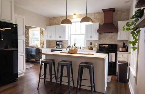 Lancaster Other | 4 Bedroom, Peaceful Farmhouse Min to Hocking hills! Sleeps 10