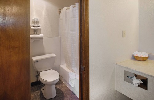 Guymon Hotel | 4 Charming Rooms Near Parks, Dining & Local Gems in Guymon!