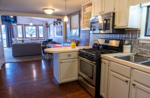 Alto House | 4 Lakefront Homes | Campau Lake Retreat for Groups