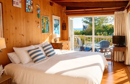 East Orleans House | 4 Minute Walk to Nauset Beach
