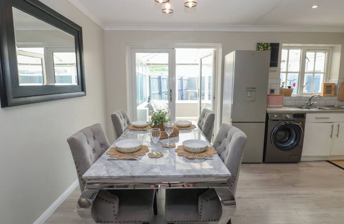 Shiremoor House | 4 MURRAYFIELDS, pet friendly, with a garden in West Allotment