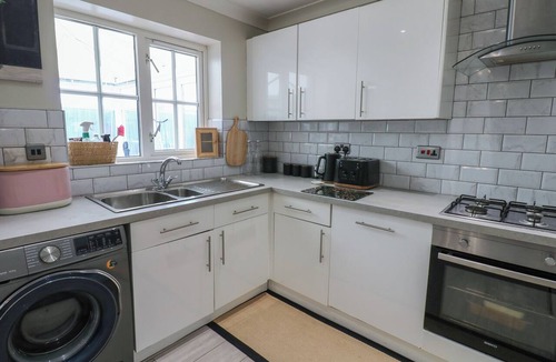 Shiremoor House | 4 MURRAYFIELDS, pet friendly, with a garden in West Allotment