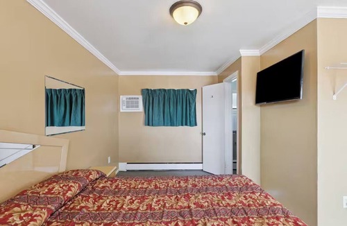 Shields Hotel | 4 Relaxing Rooms W/Free Parking, Within Walking Distance to Local Restaurants