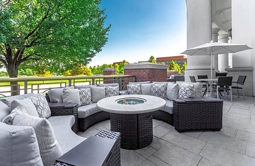 Easton Hotel | 4-Star Hotel ∙ Hilton Columbus at Easton