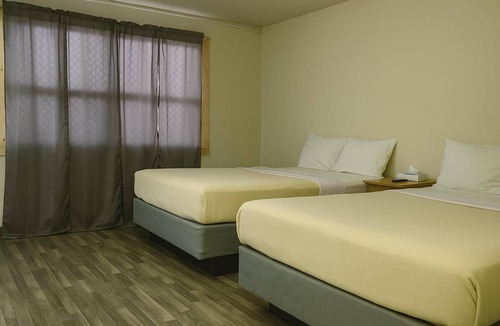 Wolf Point Hotel | 4 Tranquil Rooms w/Free Parking Near Wolf Point's Area Museum Sites - 0.01 mile