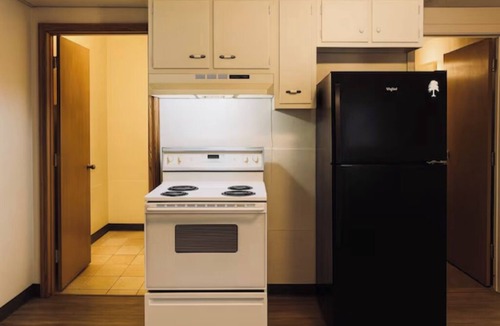 Wolf Point Hotel | 4 Tranquil Rooms w/Free Parking Near Wolf Point's Area Museum Sites - 0.01 mile