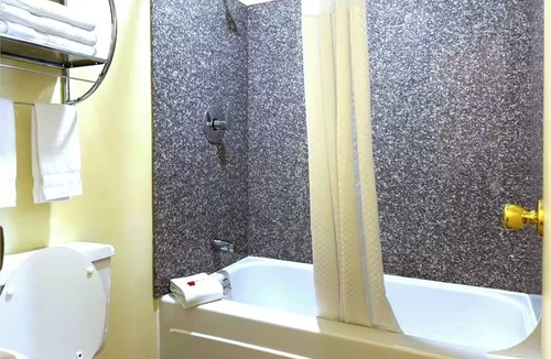 Logan Hotel | 4 Units | Logan Stay | Hocking Hills Trails | Waterfall & Cave Exploration