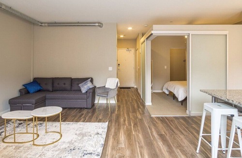 Midtown Apartment | 459P · Luxury Style Dtown | 2 Min to Stadium