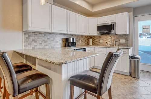 Elbert House | 4BD, Tons of Space w/ a Hot Tub! Peaceful Getaway