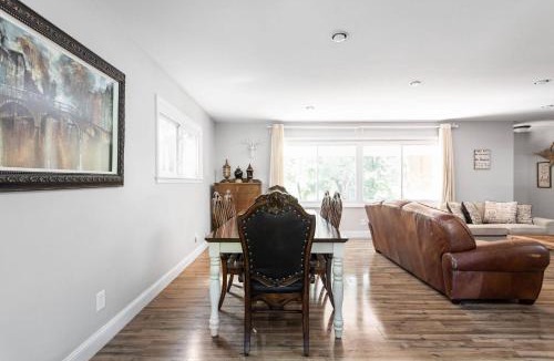 Carmel House | 4Bedroom 2 Bath Home in Arts District-Smoky Row A Duplex
