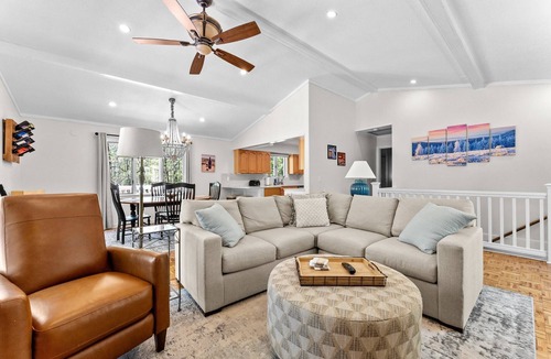 Bellaire House | 4BR | 3 King Beds + Pool, Hot Tub, Sauna access!