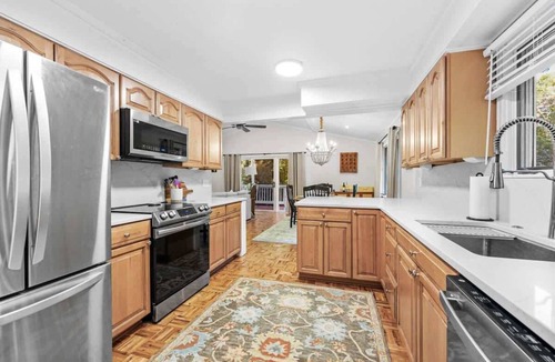 Bellaire House | 4BR | 3 King Beds + Pool, Hot Tub, Sauna access!
