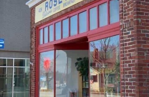 Oakdale Apartment | 4BR/3BA Near Old Port + Parking!