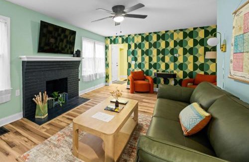 Hamilton House | 4BR, Home Theater, near Spooky Nook Sports Complex