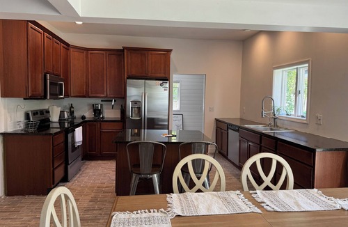 Petoskey House | 4BR home with views of Little Traverse Bay, within walking distance to downtown