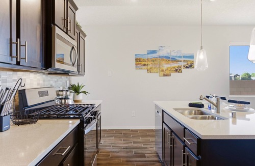 Paradise Hills Civic House | 4BR Sandia View Retreat with Fire Pit + Putting Green