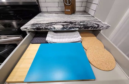 Gahanna House | 4BR, Sleep 7, Hot Tub Retreat Near CMH, Easton and Downtown