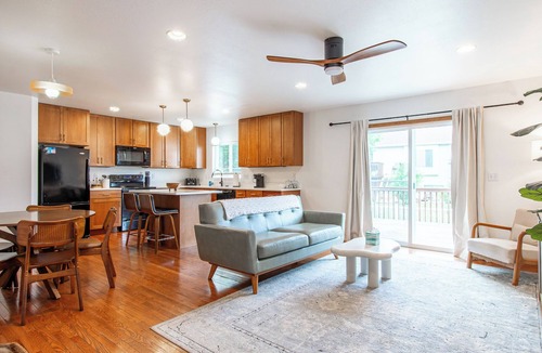 Fargo House | 4BR | Sleeps 8, Fenced Yard, Games, King x 2