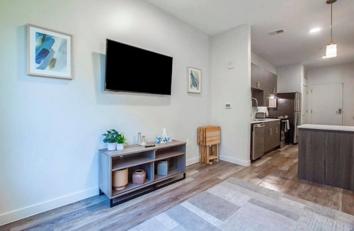 Downtown Louisville Apartment | 4th Street Suites - Comfortable King Bed Suite