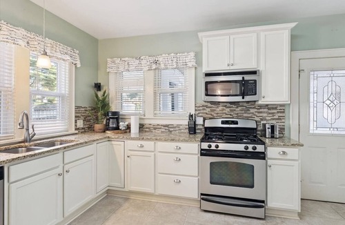 John Ball Park House | 5-Bed 3 bath near GR Medical & Business Districts