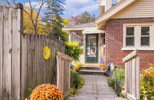 John Ball Park House | 5-Bed 3 bath near GR Medical & Business Districts