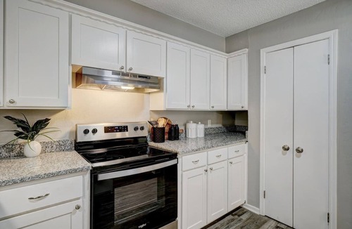 Central Oklahoma City House | 5 BED Beauty! Lake Hefner Hideaway