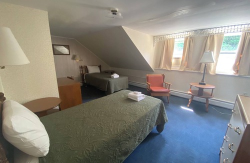 Poland Cottage | 5 Bedroom Cottage at the 500 acre Poland Spring Resort with lots of onsite activities!