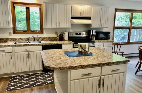 Empire House | 5-bedroom Little Glen Lake home. Close to Glen Arbor & Sleeping Bear Dunes.