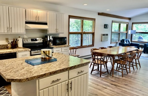 Empire House | 5-bedroom Little Glen Lake home. Close to Glen Arbor & Sleeping Bear Dunes.