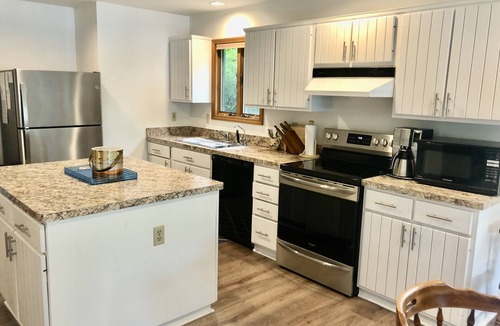 Empire House | 5-bedroom Little Glen Lake home. Close to Glen Arbor & Sleeping Bear Dunes.