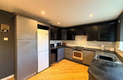 Duddingston House | 5-Beds, 2 Baths, near Portobello beach, Sleeps 10