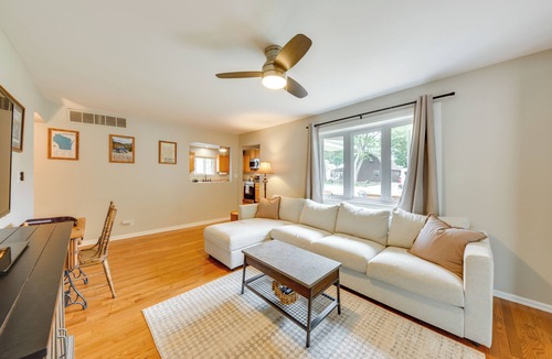 Twin Lakes House | 5 Houses to Elizabeth Lake! Family Getaway w/Yard