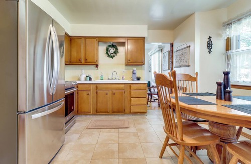 Monroe Cottage | 5 Mi to Lake Erie! Cozy Monroe Home & Private Yard