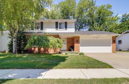 Monroe Cottage | 5 Mi to Lake Erie! Cozy Monroe Home & Private Yard