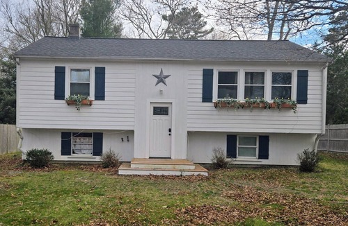 East Falmouth House | 5 minute walk to small community Beach, 3 miles to Menauhant Beach