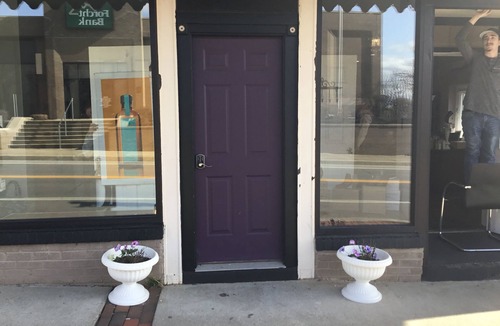 Williamstown Apartment | 5 minutes from the Ark! Pet friendly