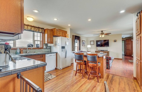 Watford City Cabin | 5 Private Acres! Outdoor Haven in Watford City
