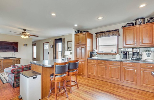 Watford City Cabin | 5 Private Acres! Outdoor Haven in Watford City