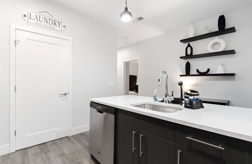 Near Southside Apartment | 5-Star MC Suite II Central 5 mins to downtown STL