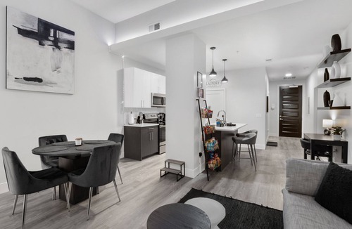 Near Southside Apartment | 5-Star MC Suite II Central 5 mins to downtown STL