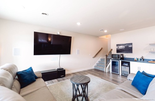 Wild Rose House | 5 Star Rated on Leading Vacation Rental Platforms